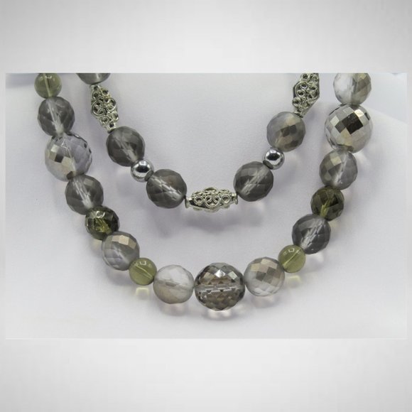 Gray and Silver Colour Beaded Jewelry Set - Picture 3 of 6